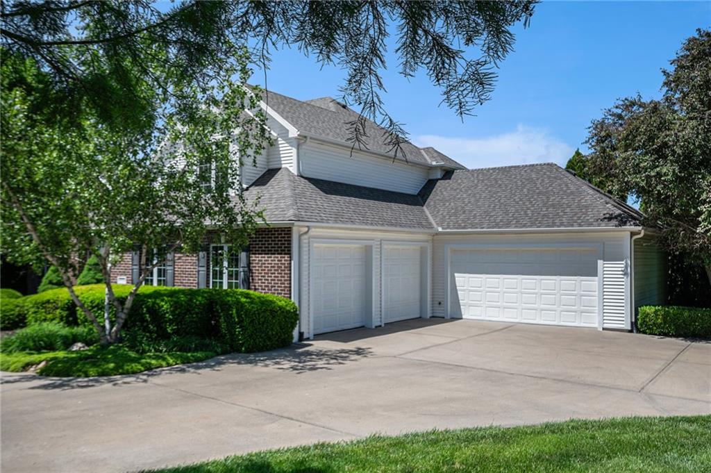 10112 Lakeview Circle