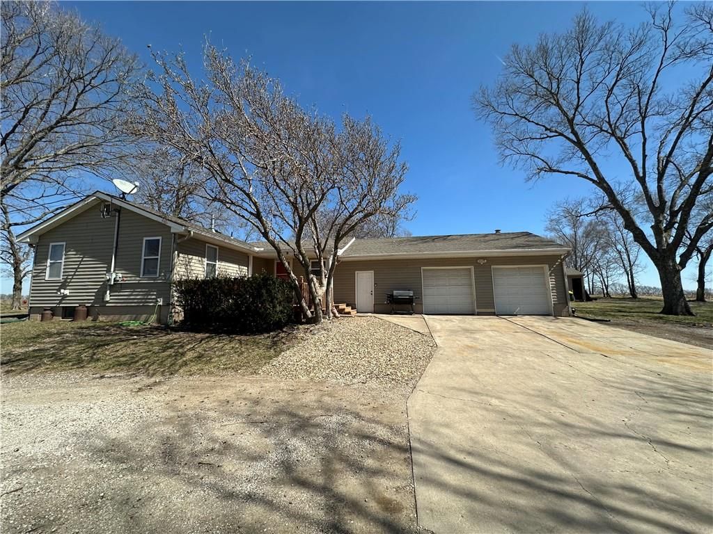 Photo of 13641 Hollingsworth Road, Kansas City, KS 66109 (MLS # 2608236)