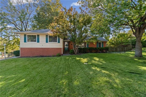 Photo of 1913 E 29th Avenue, North Kansas City, MO 64116 (MLS # 2645982)