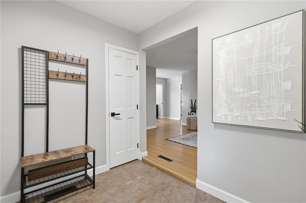 3002 N 121 Terrace