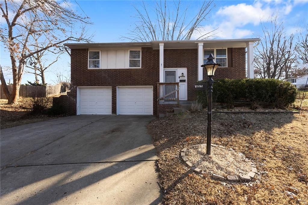 Photo of 16525 E 35th St Court S, Independence, MO 64055 (MLS # 2591583)