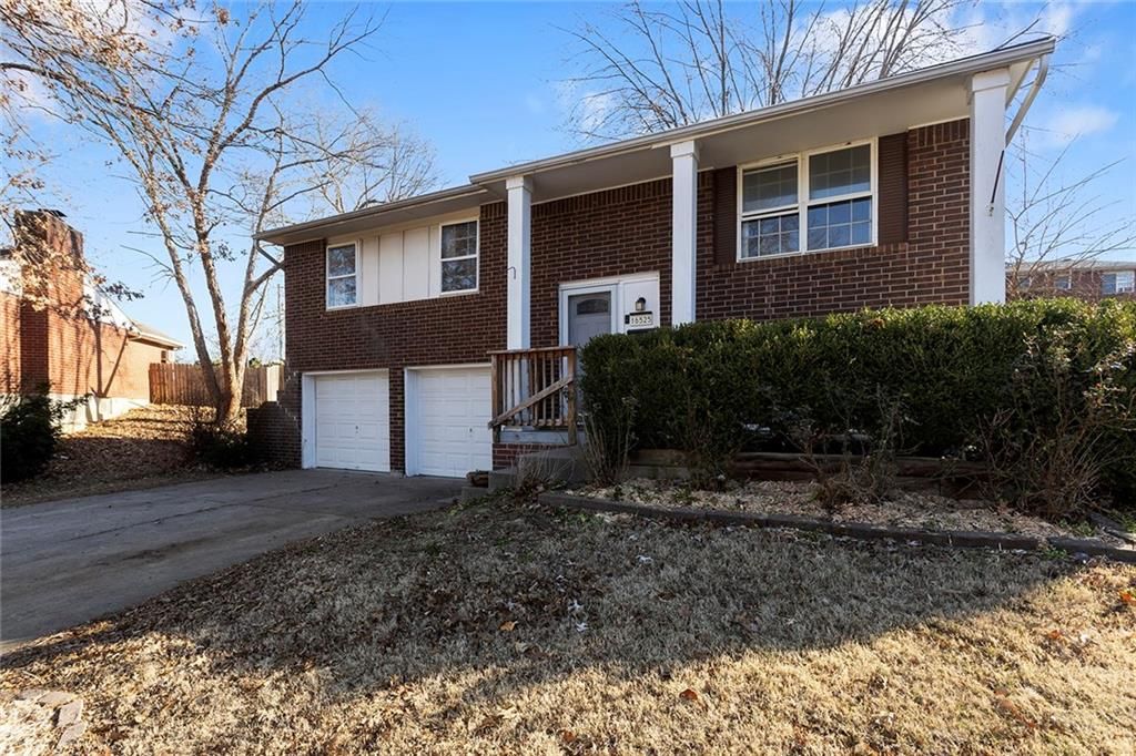 Photo of 16525 E 35th St Court S, Independence, MO 64055 (MLS # 2591583)