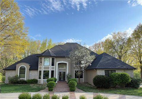 12236 Donovan Drive Country Club MO 64505