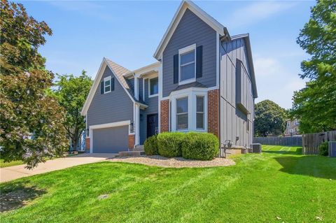 Photo of 12459 Benson Street, Overland Park, KS 66213 (MLS # 2628748)
