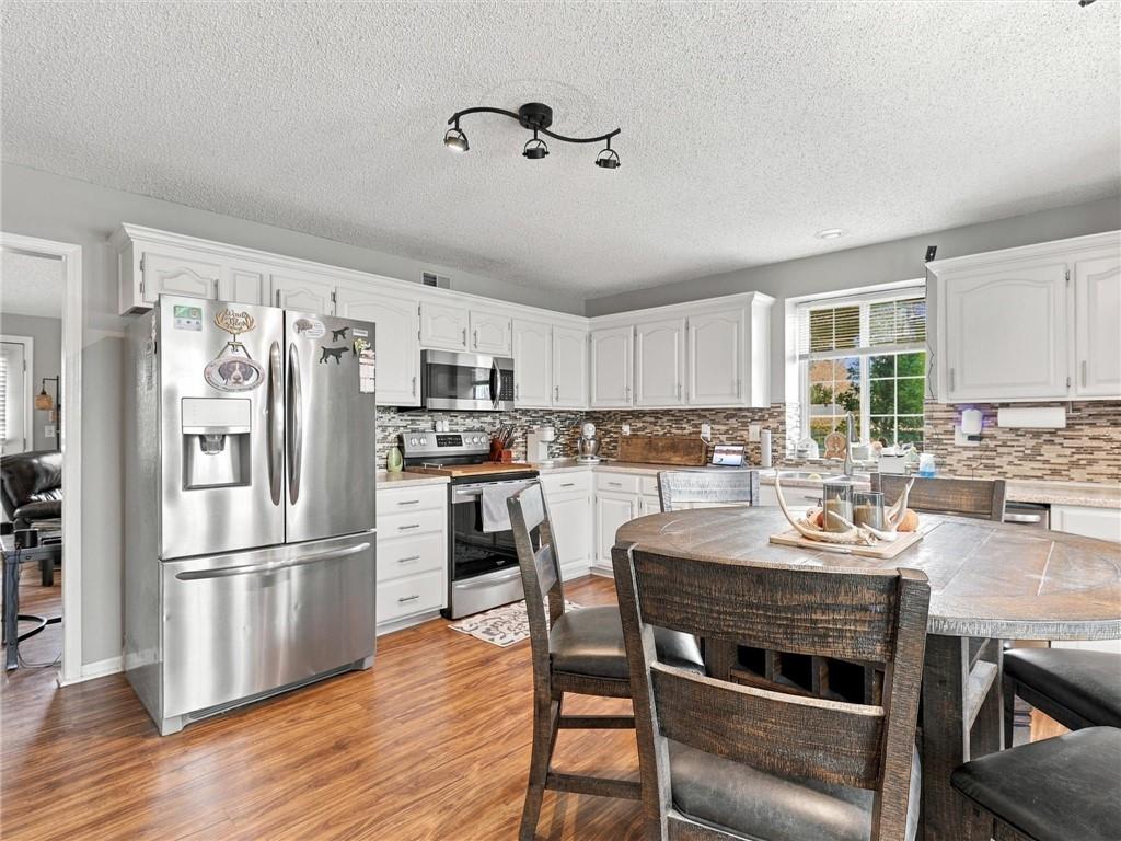 1027 Swallow Court