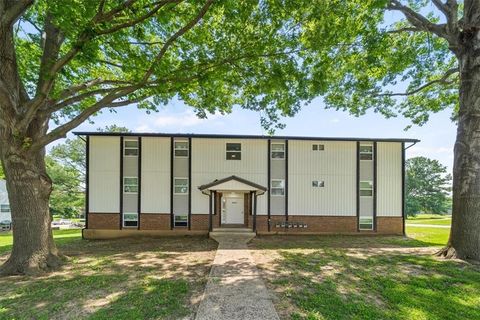 2203 Twin Oaks Drive Harrisonville MO 64701