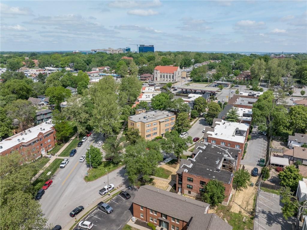 4339 Roanoke Parkway