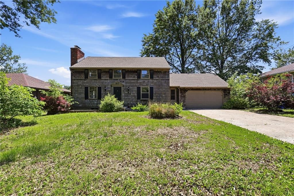 Photo of 500 Westminister Road, Blue Springs, MO 64014 (MLS # 2619751)