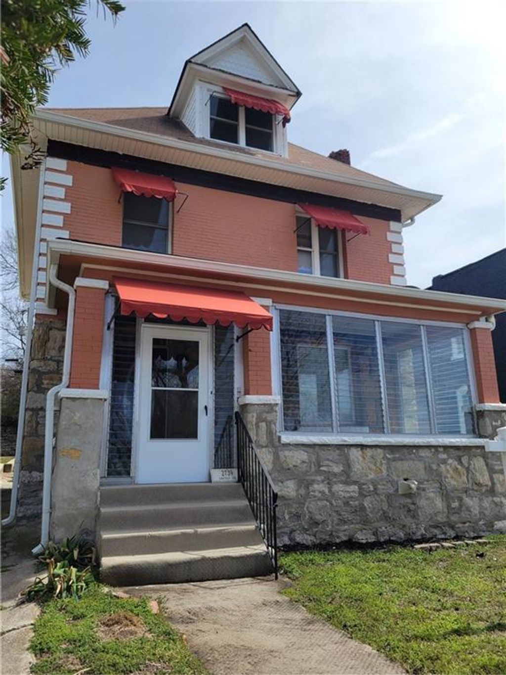 Photo of 2739 Garfield Avenue, Kansas City, MO 64109 (MLS # 2608016)