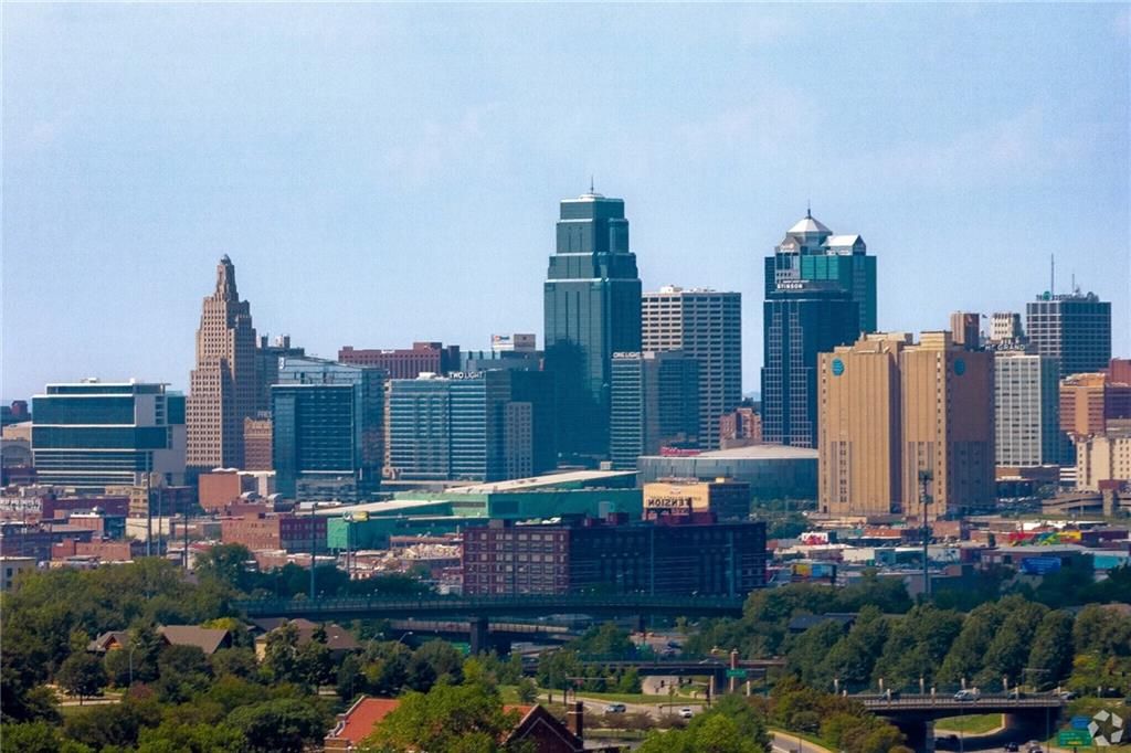 Photo of 2739 Garfield Avenue, Kansas City, MO 64109 (MLS # 2608016)