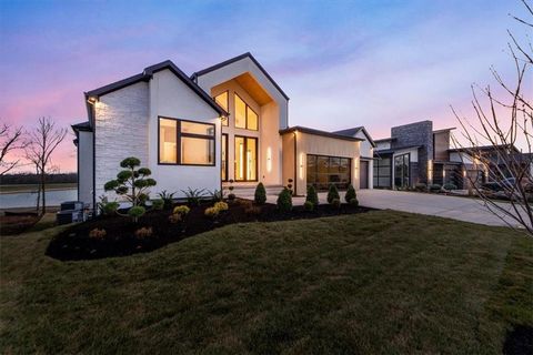 8976 Ginger Street Lenexa KS 66227