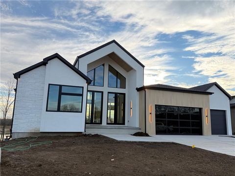 8976 Ginger Street Lenexa KS 66227