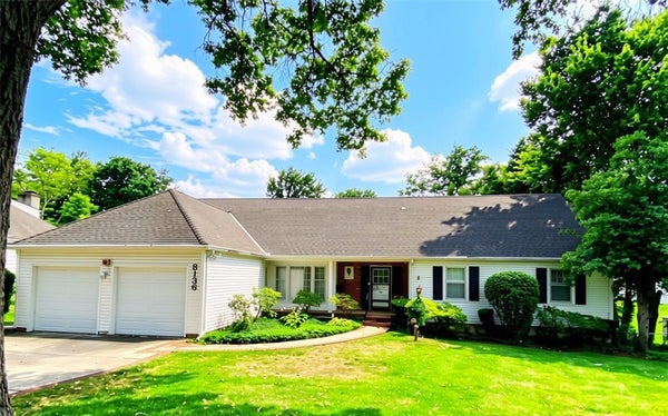 8136 OUTLOOK LN, PRAIRIE VILLAGE, KS 66208 - Image 8be492b54ebe331fbea4b75fbc60168d/976679050