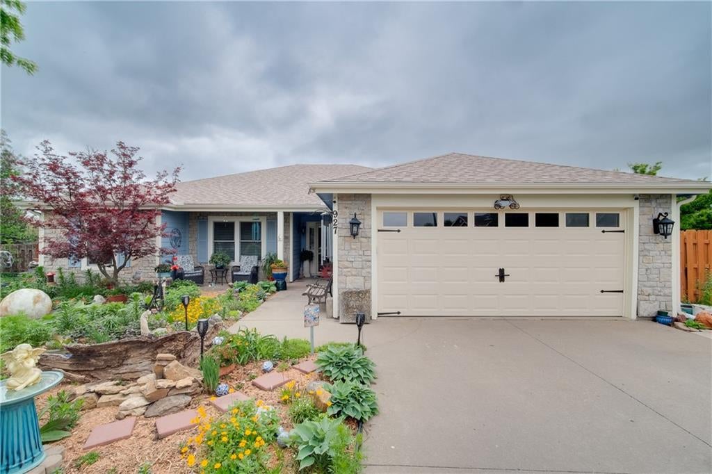 927 Jasara Circle