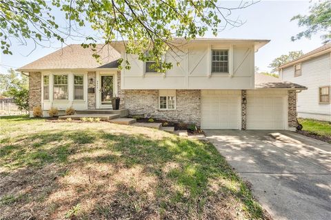 Photo of 9809 Connell Drive, Overland Park, KS 66212 (MLS # 2617942)