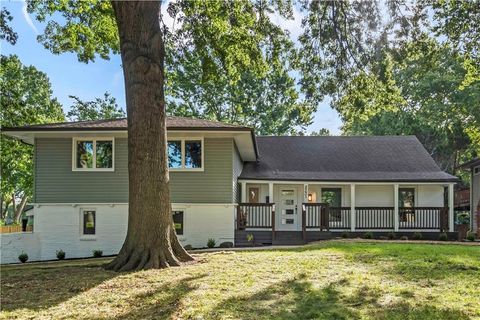 8231 Outlook Lane, Prairie Village, KS 66208 - #: 2522136