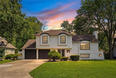 Photo of 6901 E 127th Terrace, Grandview, MO 64030 (MLS # 2628116)