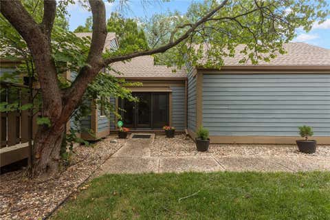 Photo of 331 Westwoods Circle, Liberty, MO 64068 (MLS # 2634331)