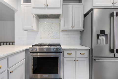 Tiny photo for 331 Westwoods Circle, Liberty, MO 64068 (MLS # 2634331)