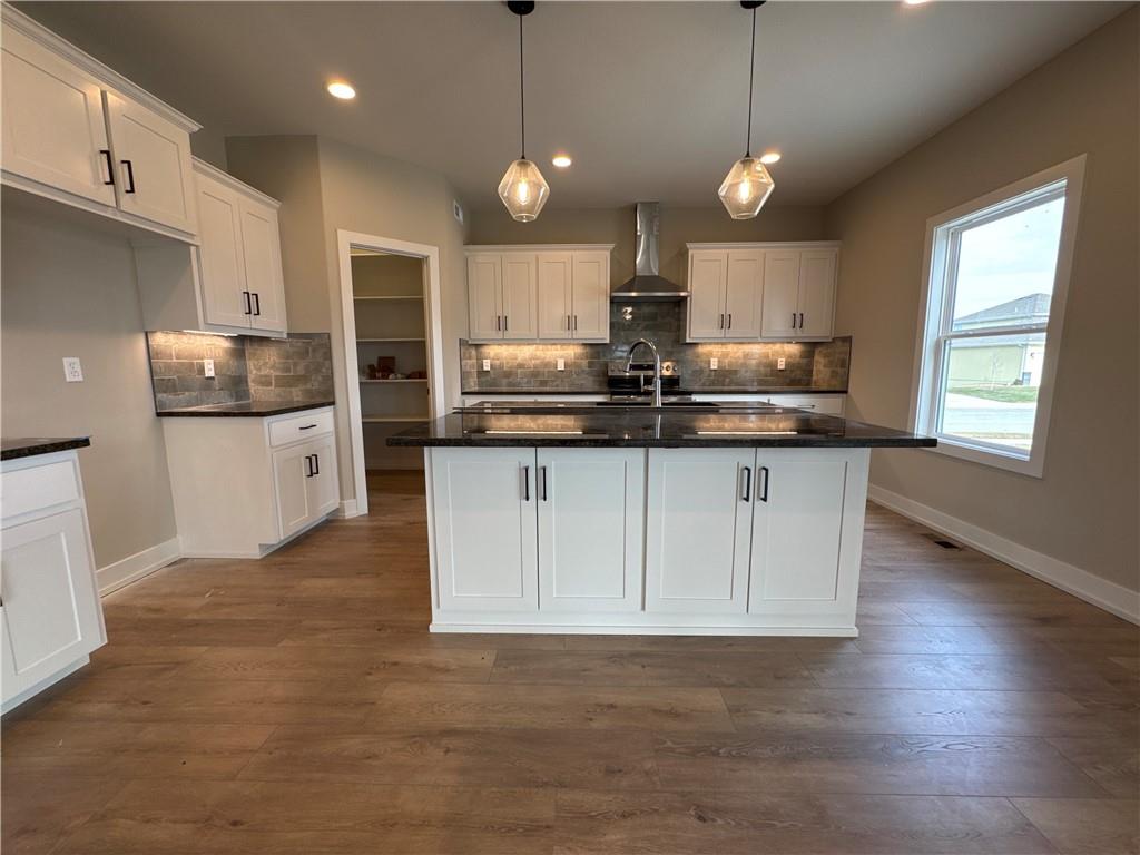 12585 N Beacon Court