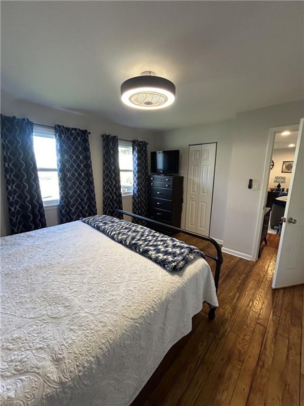 Photo of 4880 Oakland Avenue, Kansas City, KS 66102 (MLS # 2608260)