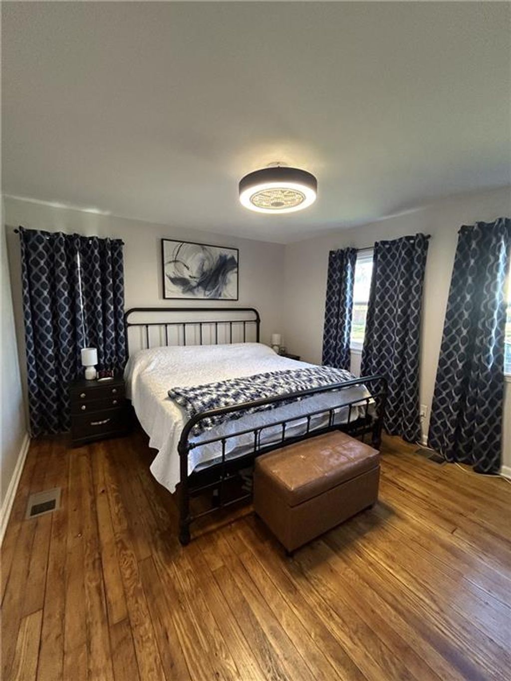 Photo of 4880 Oakland Avenue, Kansas City, KS 66102 (MLS # 2608260)