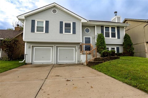 Photo of 8631 NE 110th Street, Kansas City, MO 64157 (MLS # 2637339)