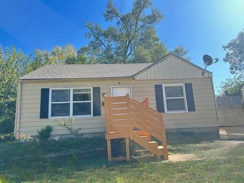 Photo of 2913 S 52nd Street, Kansas City, KS 66106 (MLS # 2583401) Photo of 2913 S 52nd Street, Kansas City, KS 66106 (MLS # 2583401)