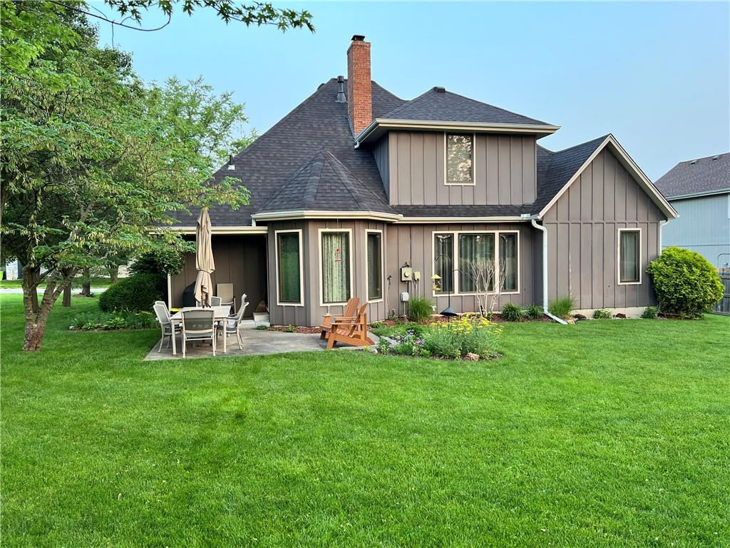 2340 Twin Oaks Drive