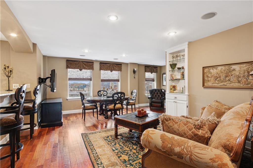 229 Ward Parkway 604B