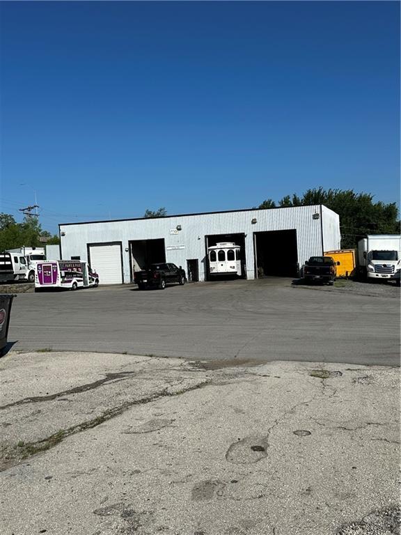 3040 Manchester Trafficway