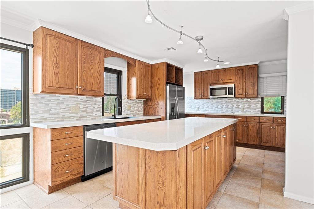 4559 Walnut Street