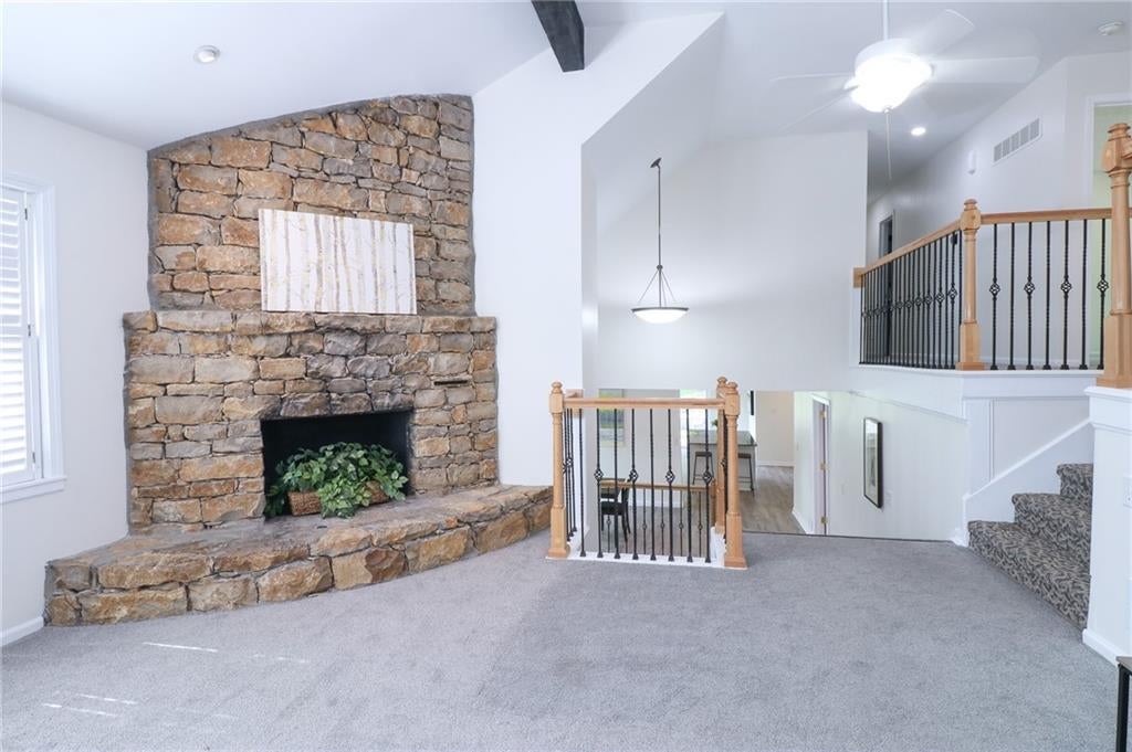 16015 Meadow Lane