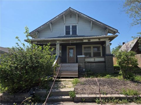 Photo of 426 Cherry Street, Chillicothe, MO 64601 (MLS # 2615693)
