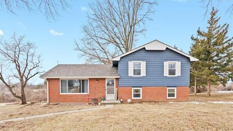 1015 Mount Calvary Road, Lansing, KS 66043 - MLS#: 2597043