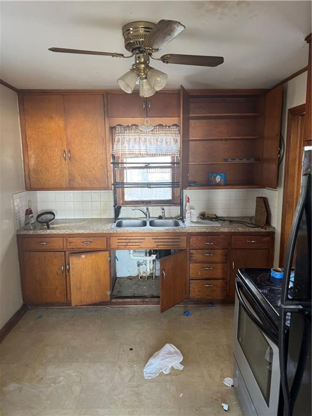 Photo of 6801 Hunter Street, Raytown, MO 64133 (MLS # 2592439)