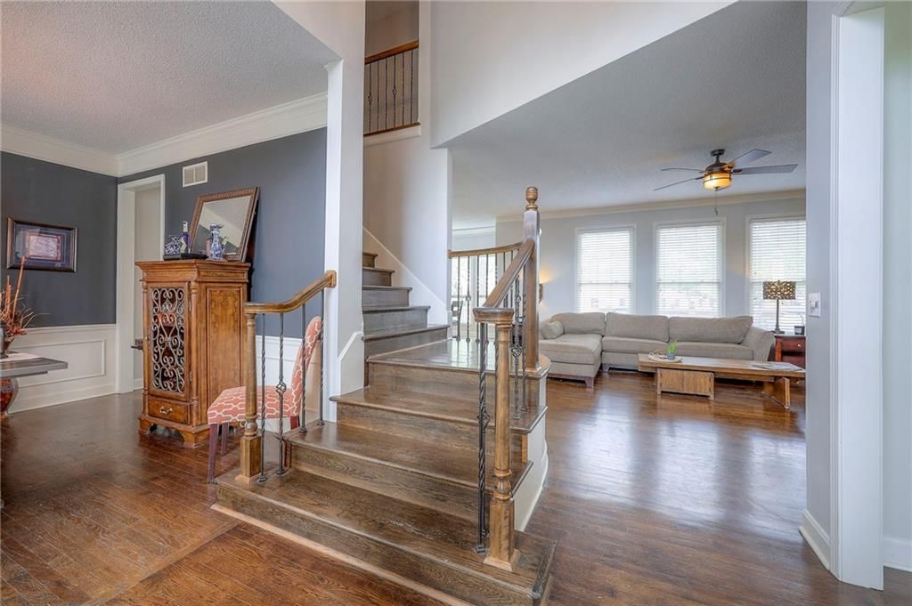 Photo of 8112 W 129th Street, Overland Park, KS 66213 (MLS # 2618307)