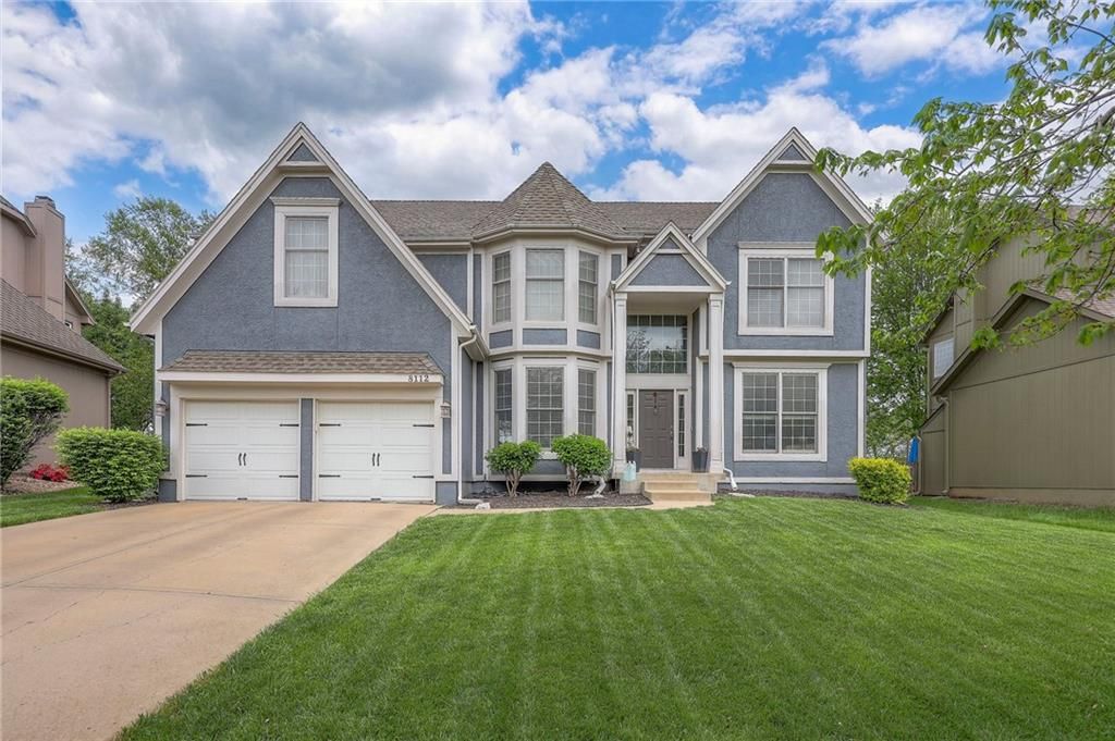 Photo of 8112 W 129th Street, Overland Park, KS 66213 (MLS # 2618307)