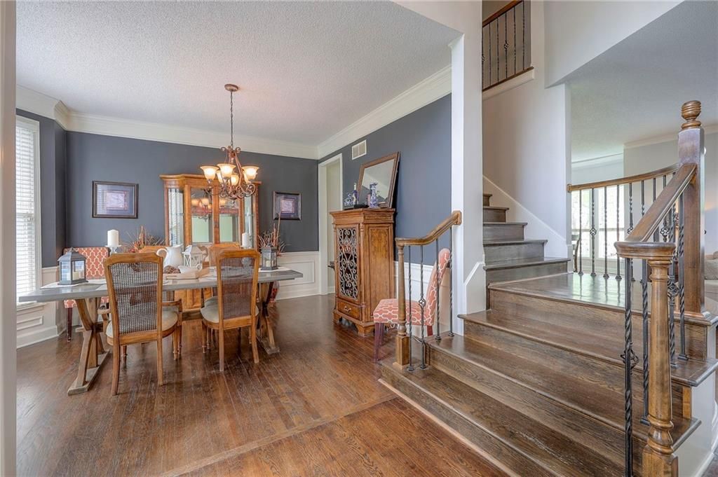 Photo of 8112 W 129th Street, Overland Park, KS 66213 (MLS # 2618307)