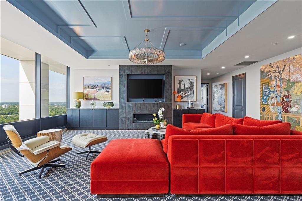 700 W 31st Street 1804