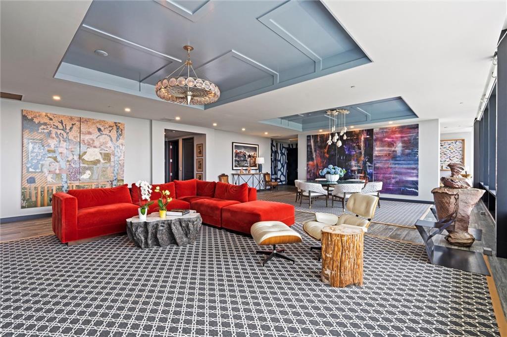 700 W 31st Street 1804