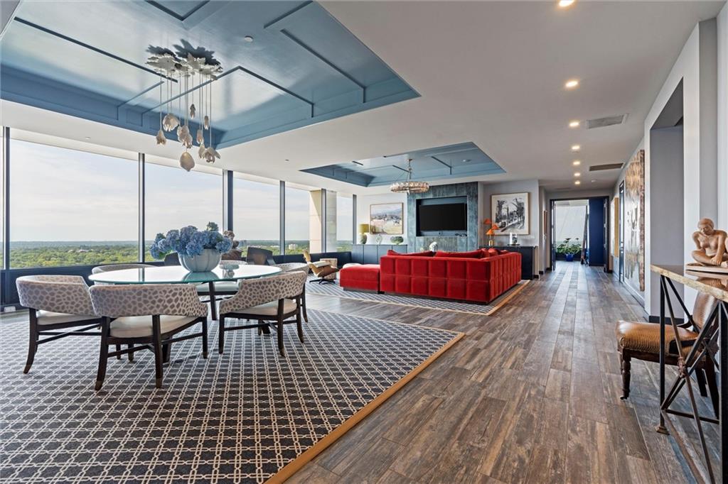 700 W 31st Street 1804