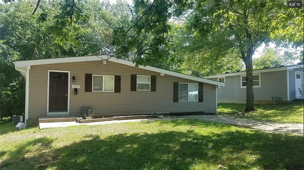 Photo of 1023 Shearer Road, Kansas City, KS 66103 (MLS # 2592088)