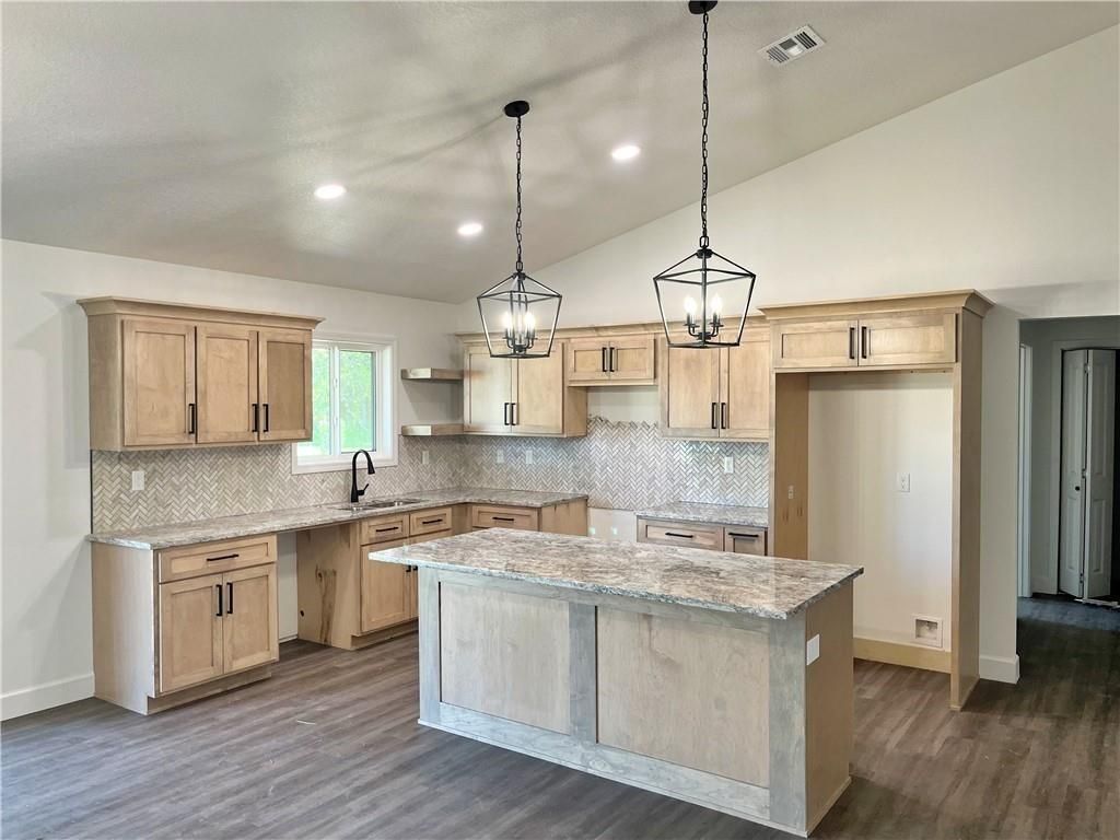 Photo of 2101 E Cow Creek Lane, Pittsburg, KS 66762 (MLS # 2607540)