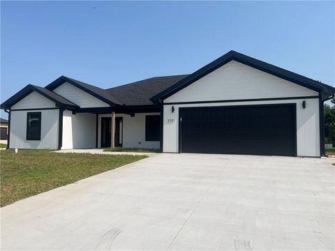 2101 E Cow Creek Lane, Pittsburg, KS 66762 - MLS#: 2607540