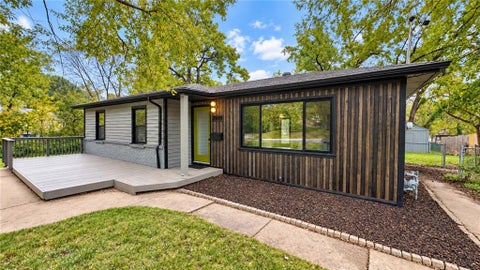 Photo of 2919 NE Russell Road, Kansas City, MO 64117 (MLS # 2647555)