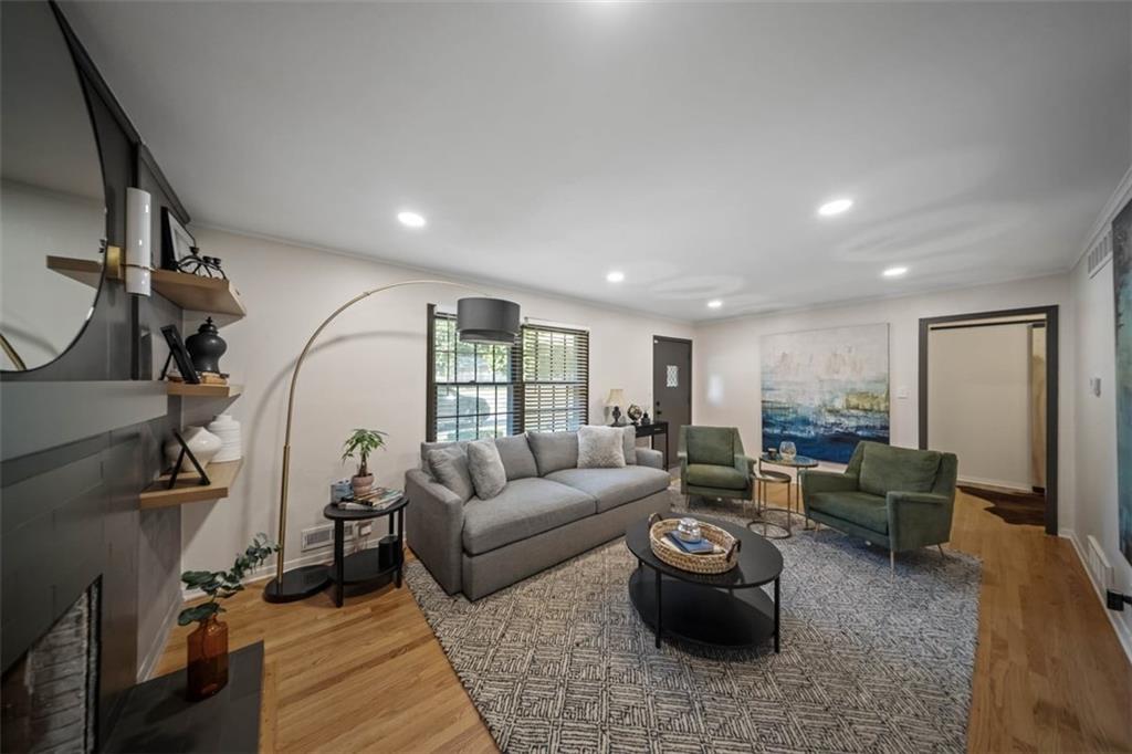 1113 W 85th Street