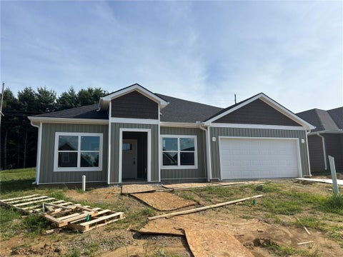 Photo of 4814 S Creek Woods Drive, St Joseph, MO 64507 (MLS # 2627246)