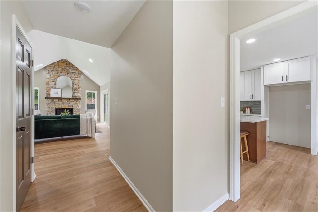 219 NW Redwood Court
