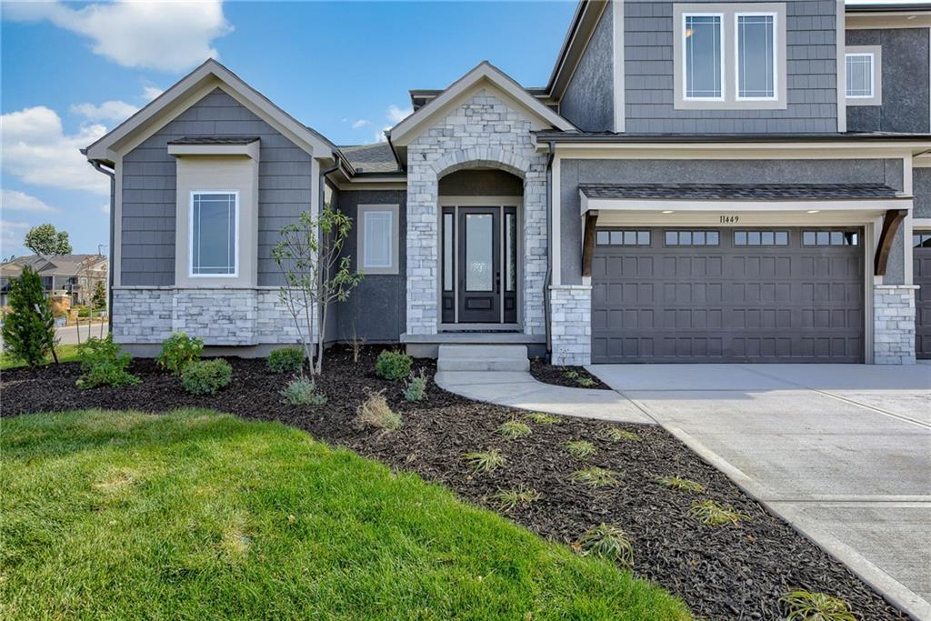 Photo of 2416 W 179th Street, Overland Park, KS 66085 (MLS # 2643143)